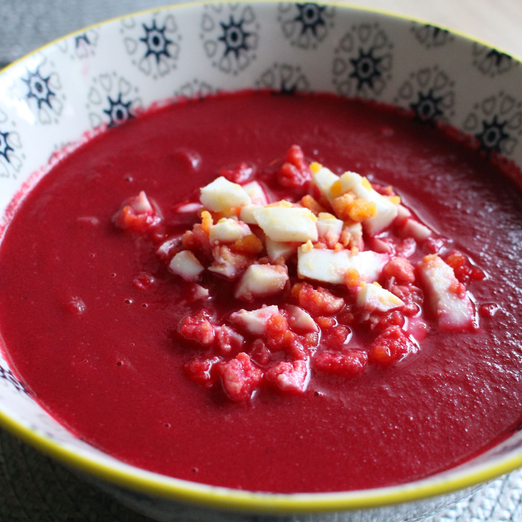  Cream soup of beetroots